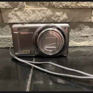 Olympus V Series VR-320 14.0MP. 12.5 x Super wide